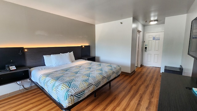 1 King Bed | Mobility Accessible Tub Smk