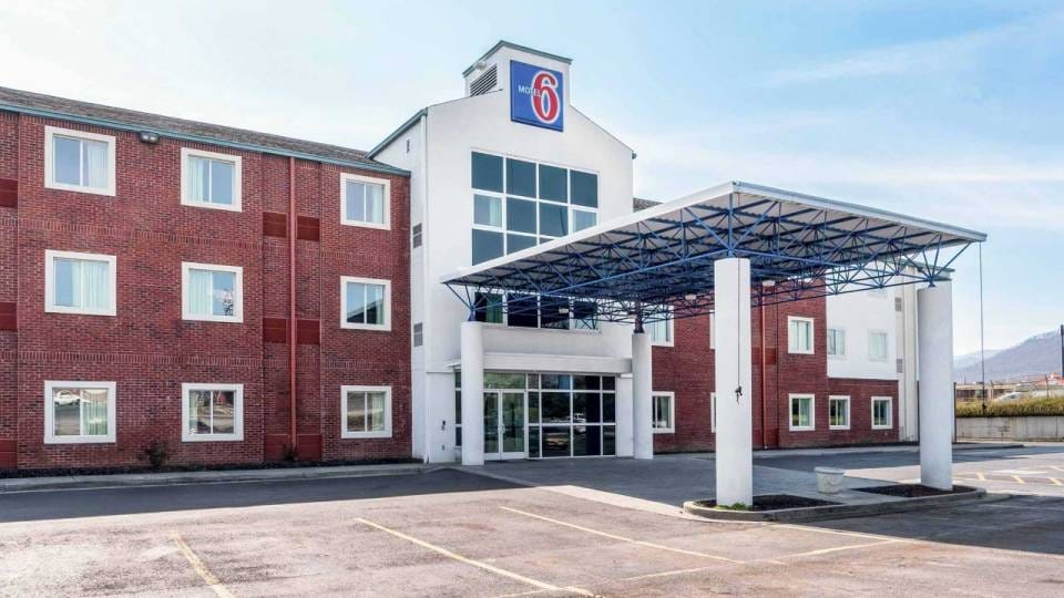 Motel 6 Newport, TN, Newport_g6_100, Newport