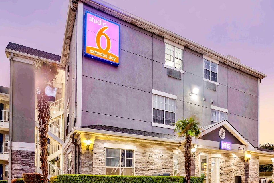 Studio 6 Dallas, TX - North - Richardson, C75238, Dallas