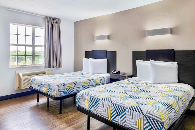 2 Queen Beds | Smoking, Kitchen