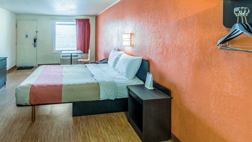 Motel 6 Kalamazoo, MI, KALAMAZOO, KALAMAZOO