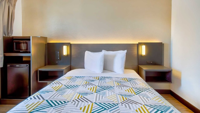 1 Full Bed | ADA/RI Shower/Micfridge