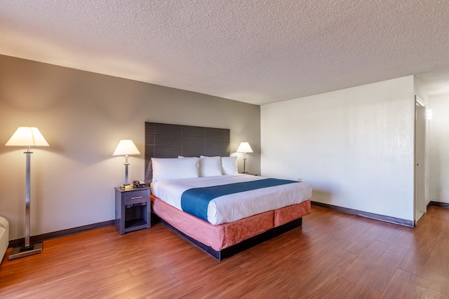 1 King Bed | Non-Smoking, Micfridge