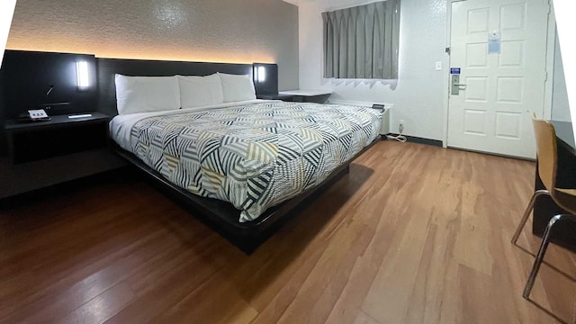 1 King Bed | Smoking, Micfridge