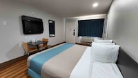 Motel 6 Webster, TX - Houston - Nasa Lake