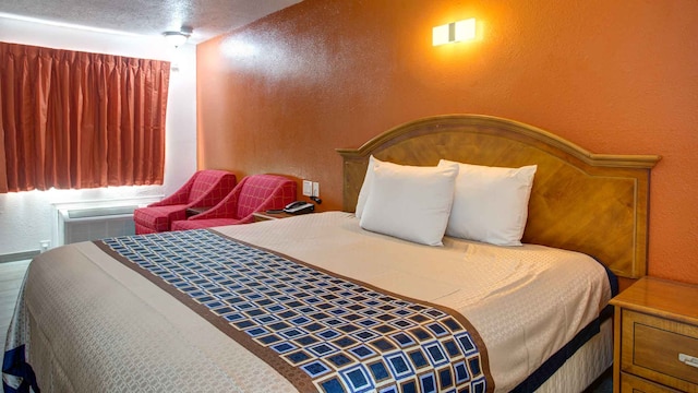 1 King Bed | Non-Smoking, Micfridge