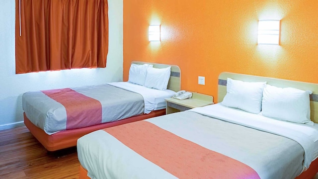 2 FULL BEDS | NON-SMOKING