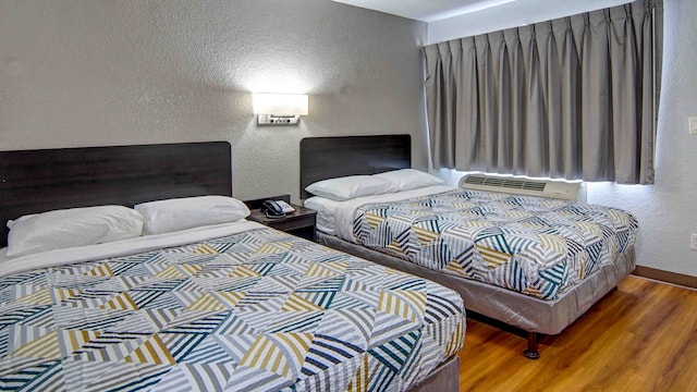 2 Full Beds | Micfridge, Smoking