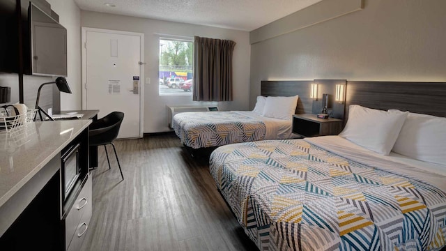 2 Queen Beds | Smoking, Kitchen