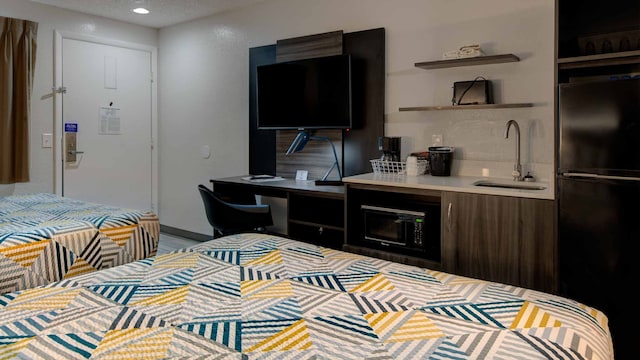 2 Queen Beds | Mobil Access RI Shr Nsmk Ktchn