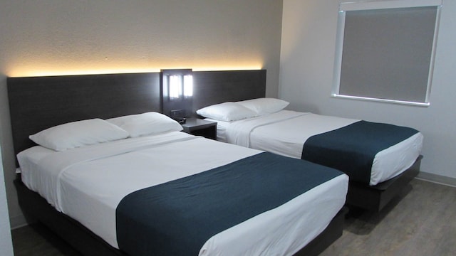 2 Full Beds | Micfridge