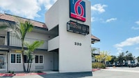 Studio 6 Suites San Ysidro, CA – San Diego South Bay