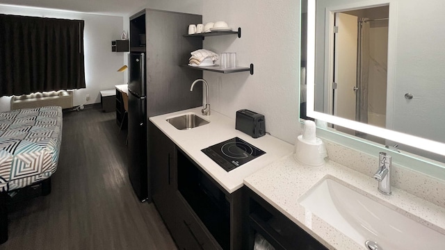 1 Queen Bed | ADA/RI Shower/Nsmk/Kitchen