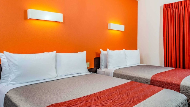 2 QUEEN BED | ADA/ROLL-IN SHOWER NON-SMOKING