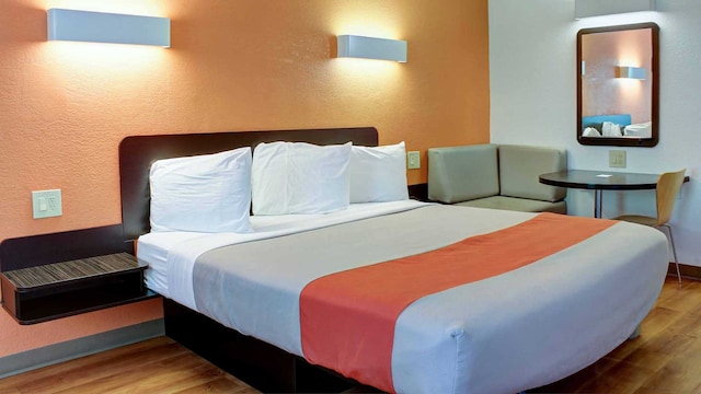 1 King Bed | Mobility Accessible Tub, Nsmk