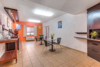 Motel 6 Bridgeview, IL