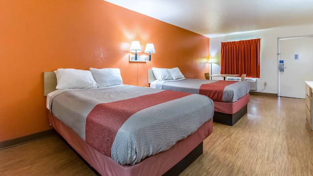 2 Full Beds | Smoking