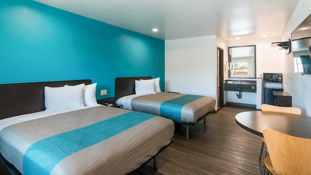 2 Queen Beds | Non-Smoking, Micfridge