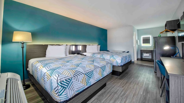 2 Queen Beds | Mobil Access Tub Nsmk Micfridg