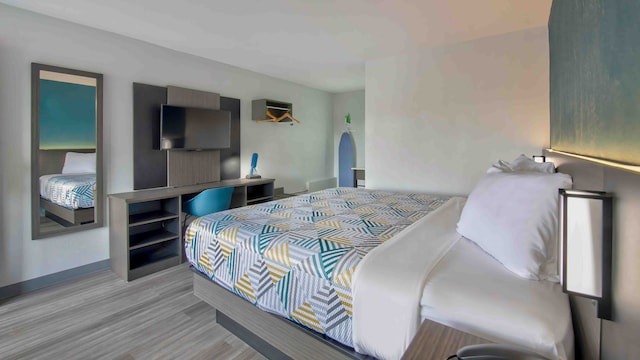 1 King Bed | Non-Smoking, Micfridge