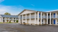 Motel 6 Alexandria, LA - South