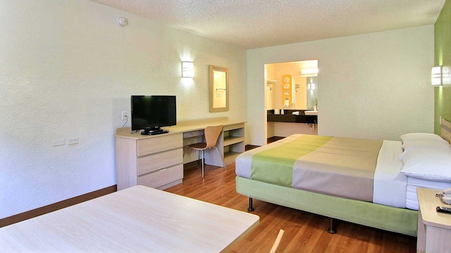 1 King Bed | Micfridge