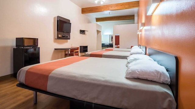 1 King Bed - 2 Queen Beds | Non-Smoking