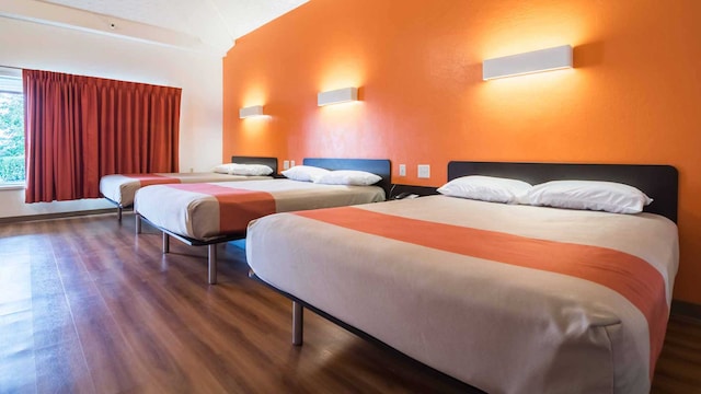 3 Queen Beds | Non-Smoking 