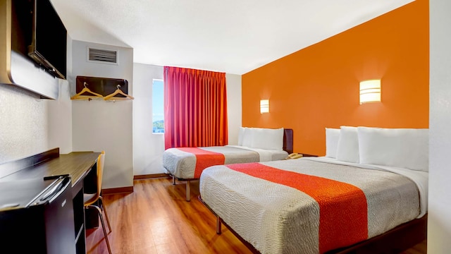 2 FULL BEDS | NON-SMOKING