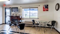 Motel 6 San Antonio, TX - Frost Bank Center