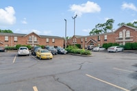 Motel 6 Waukegan, IL