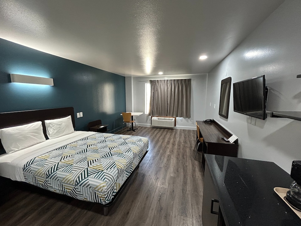 Studio 6 Suites Hesperia, CA – West Main Street – I-15, Hesperia, Hesperia