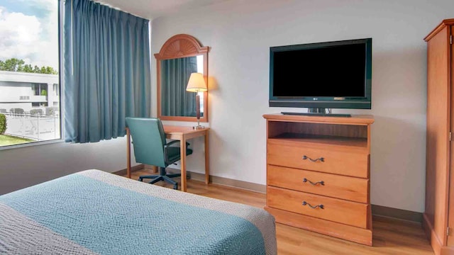 1 King Bed | Non-Smoking