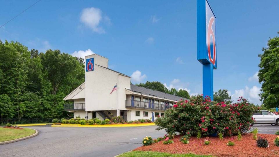 Motel 6 Richmond, VA - Midlothian Turnpike, C23225, Richmond VA