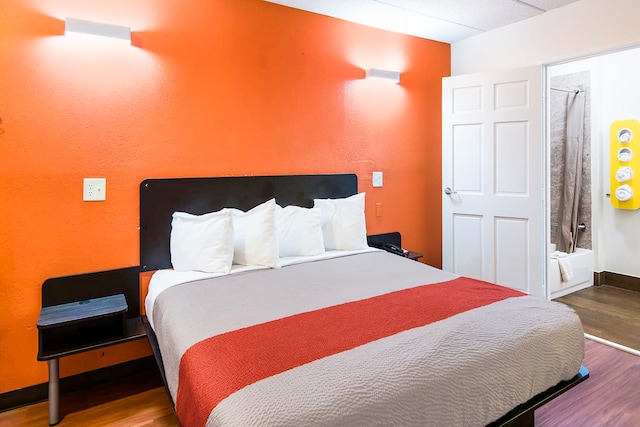 1 KING BED | MOBIL ACCESS TUB NSMK MICFRIDG