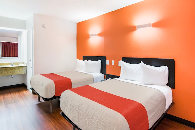 2 FULL BEDS | NON-SMOKING, MICFRIDGE