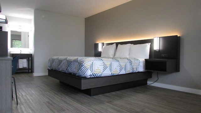 1 King Bed | Smoking, Micfridge