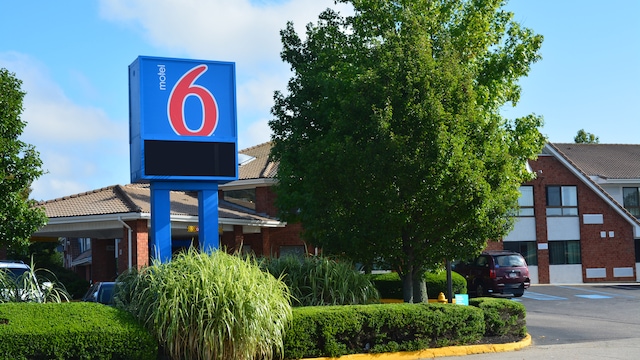 Motel 6 Newport, RI