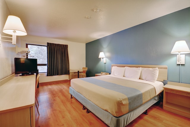 1 Cama King | Fumadores, Microondas