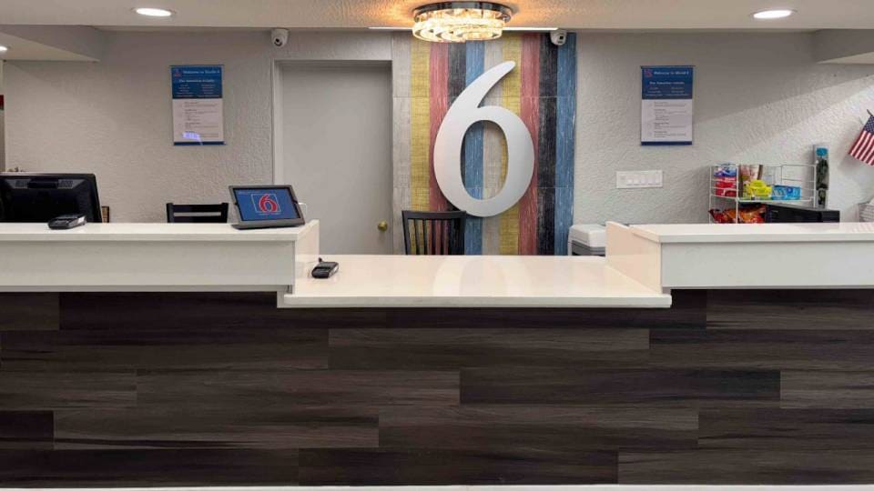 Motel 6 Tallahassee, FL – North Monroe, Tallahassee, Tallahassee