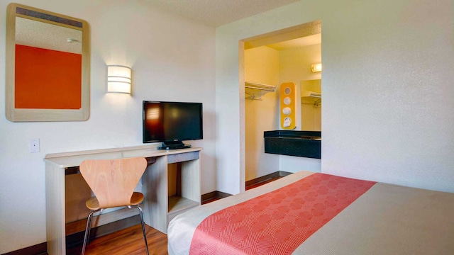 1 Full Bed | Deluxe, Micfridge, Smoking