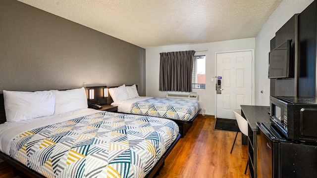 2 Full Beds | ADA/Tub/Micfridge