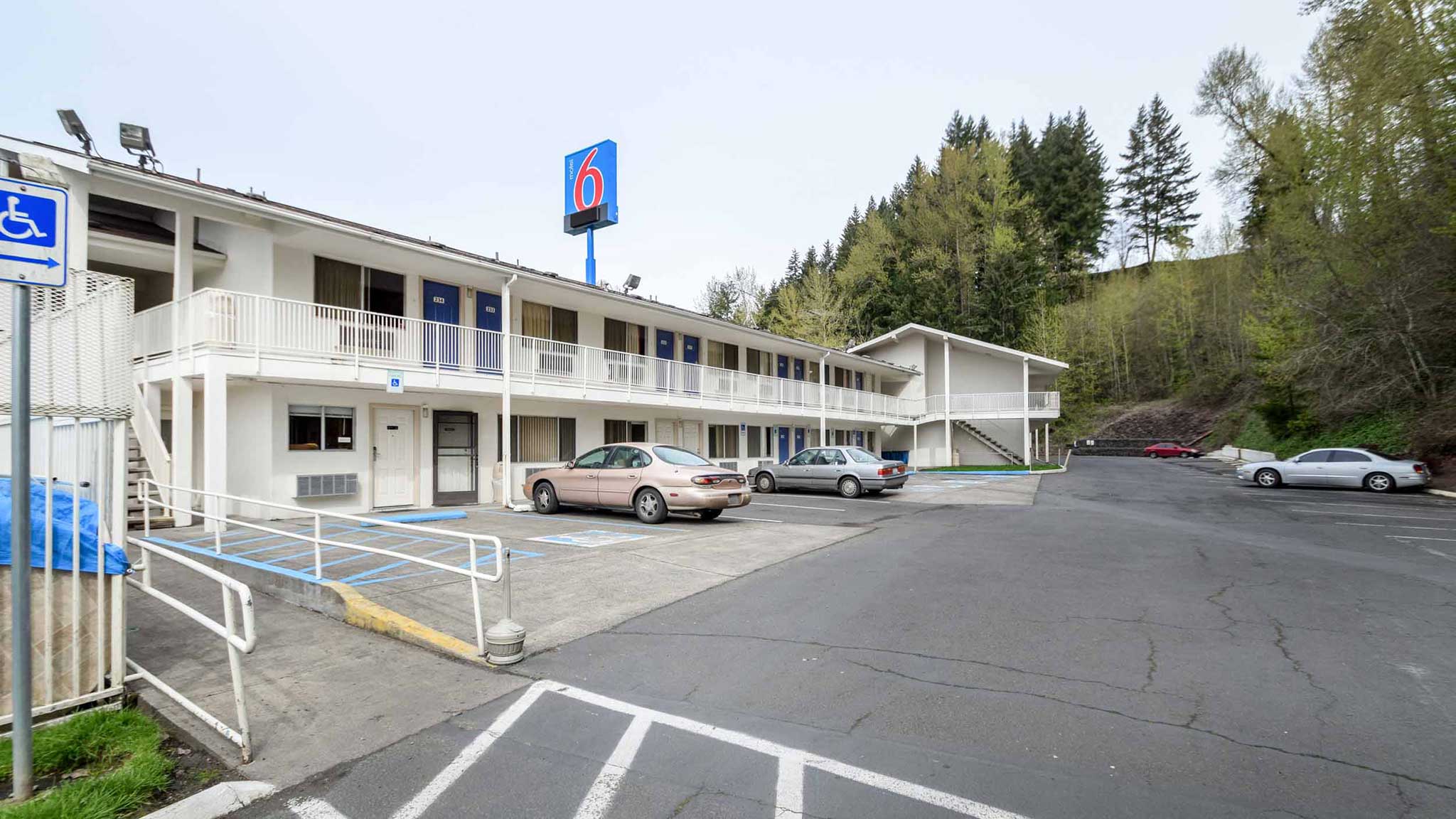 Motel 6 Kelso, WA | Budget-Friendly & Best Price