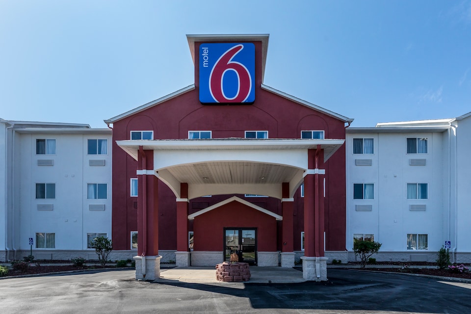 Motel 6 Indianapolis, IN - Southport, C46143, Indianapolis IN