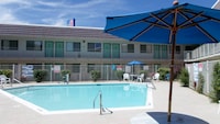 Motel 6 Reno, NV - Livestock