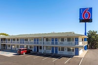 Motel 6 Reno, NV - Livestock
