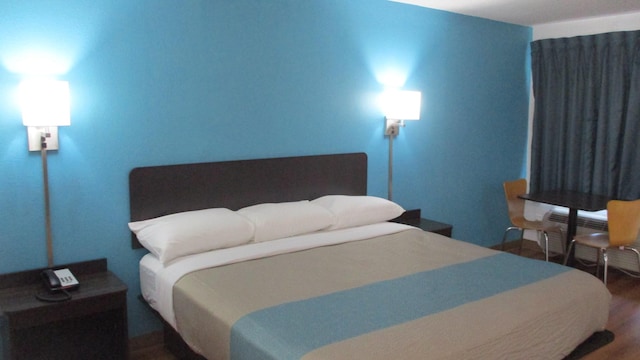 1 QUEEN BED | NON-SMOKING