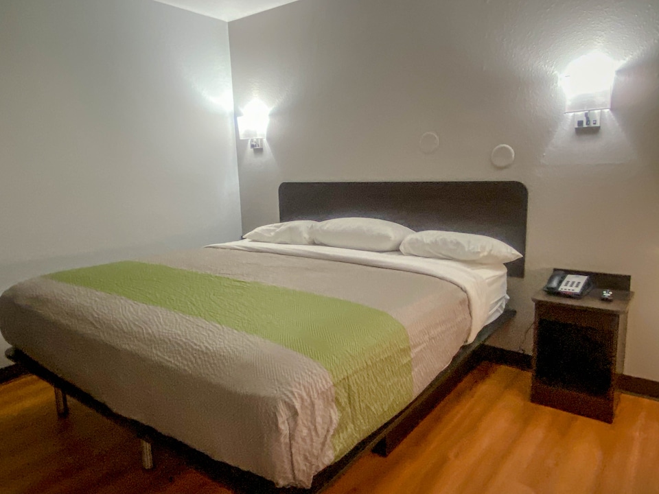 Studio 6 Wichita, KS Airport, C67209, Wichita KS