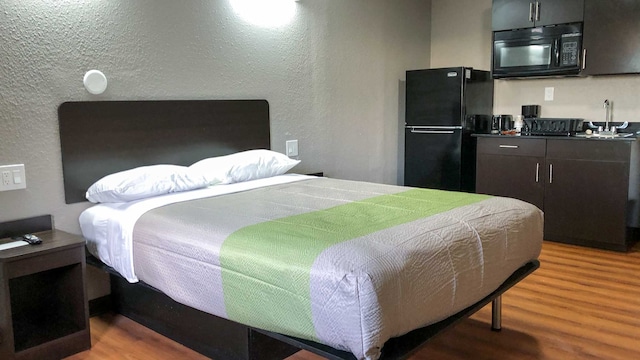 2 QUEEN BEDS | NON-SMOKING, KITCHEN 