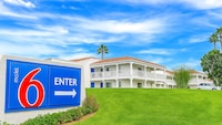 Motel 6 Carlsbad, CA Beach
